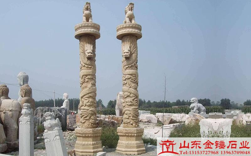 广场石雕龙柱