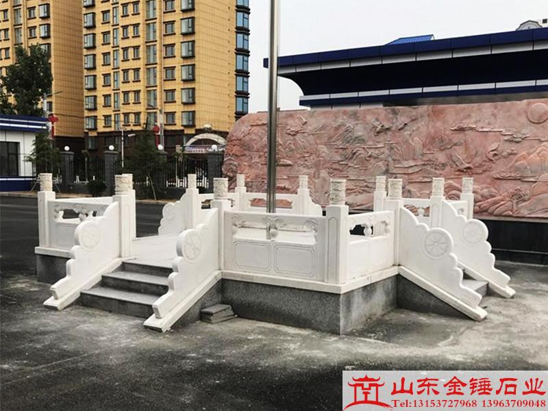 石护栏安装后的效果