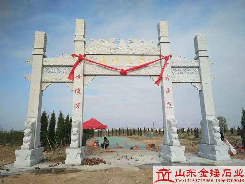 定制大型石雕牌坊要注意细节雕刻情况